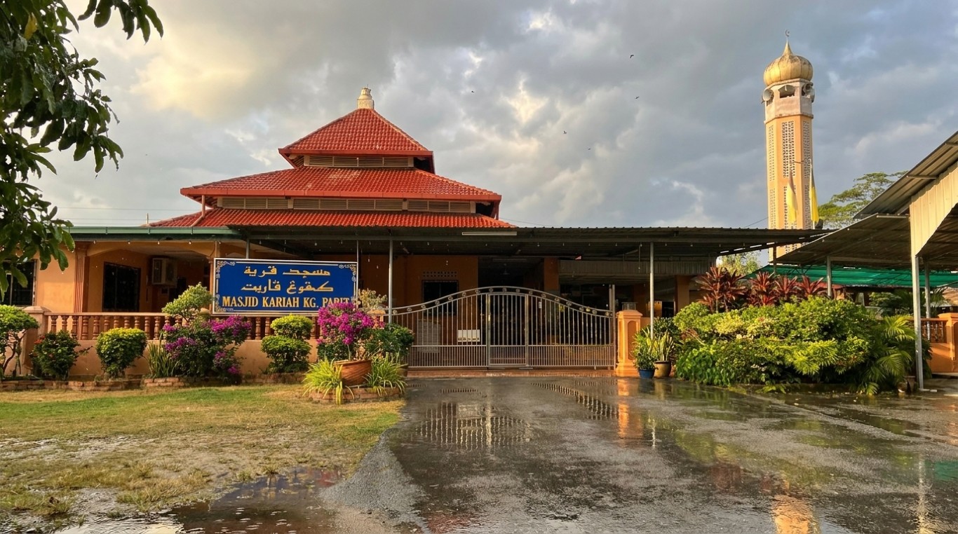 MASJID KARIAH KAMPUNG PARIT ( RANJAU HANTU ) in Negeri Sembilan