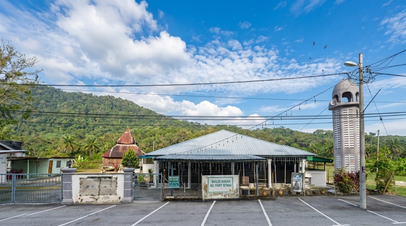 MASJID KARIAH PARIT ISTANA in Negeri Sembilan