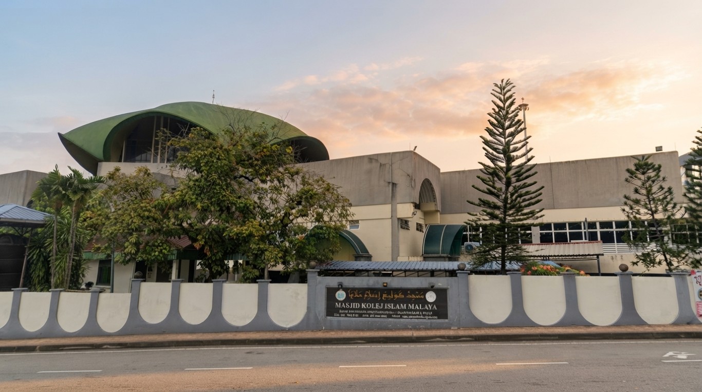 MASJID KOLEJ ISLAM in Selangor