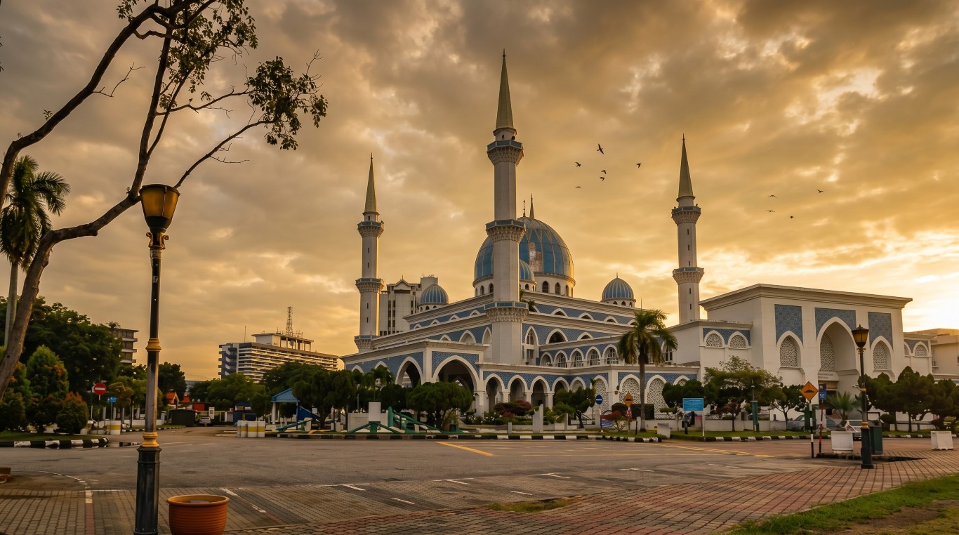 MASJID NEGERI SULTAN AHMAD 1 gallery image in Pahang