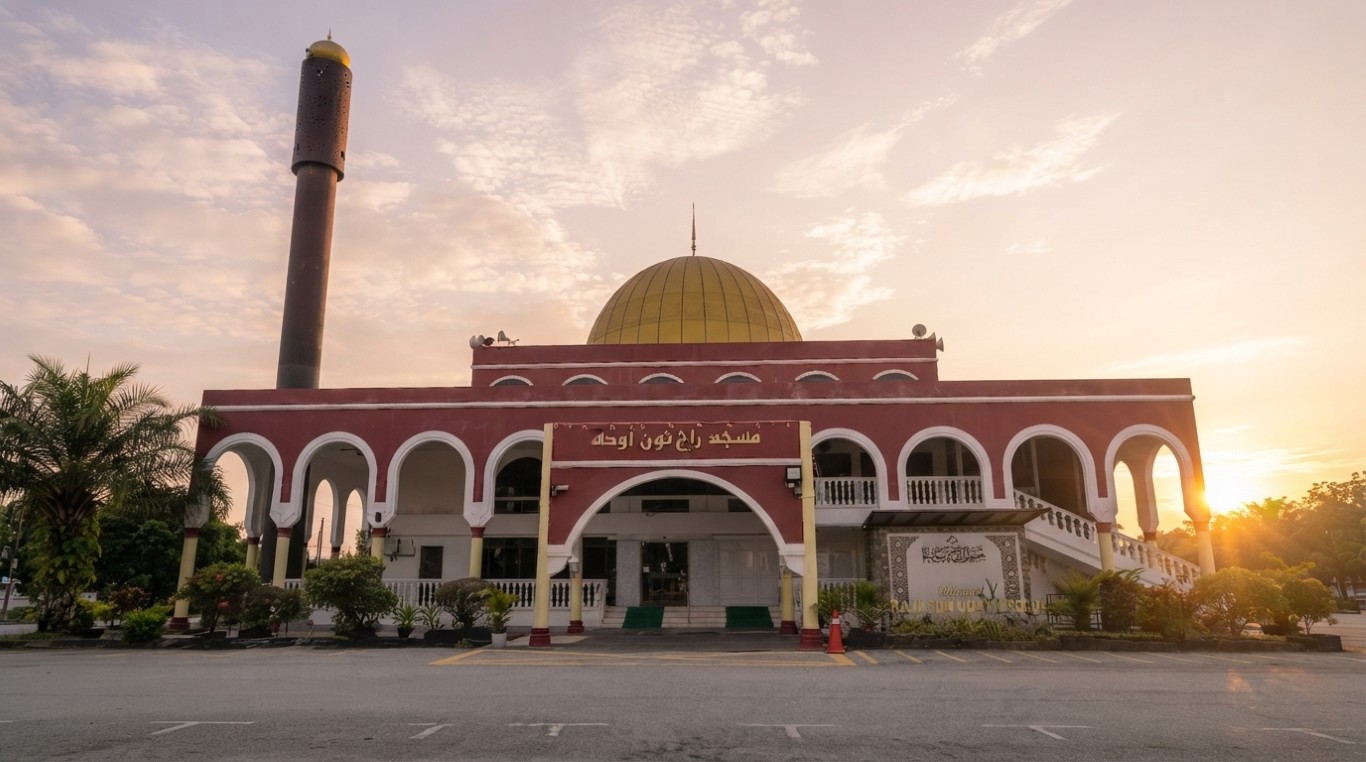 MASJID RAJA DR. NAZRIN SHAH in Perak