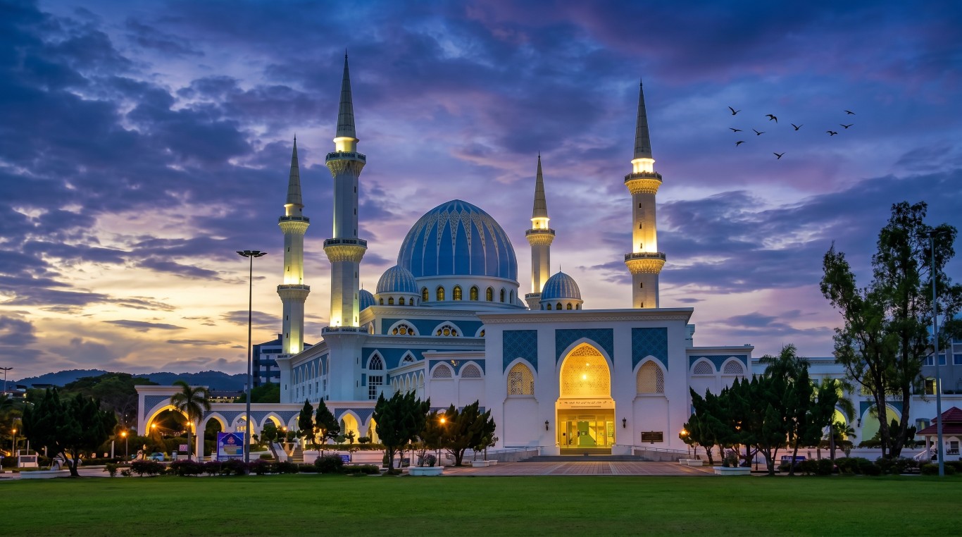 MASJID SULTAN HAJI AHMAD SHAH gallery image in Pahang