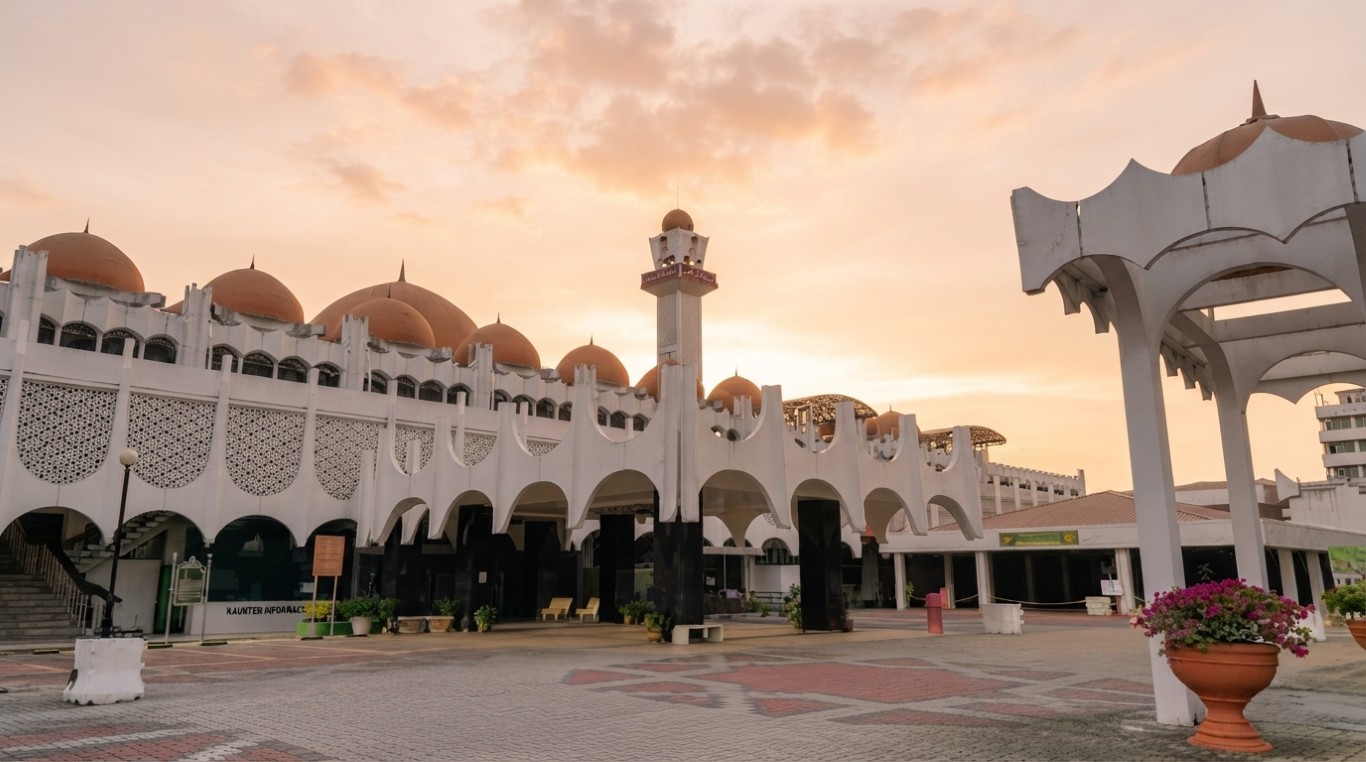 MASJID SULTAN IDRIS SHAH II (MASJID NEGERI PERAK) in Perak