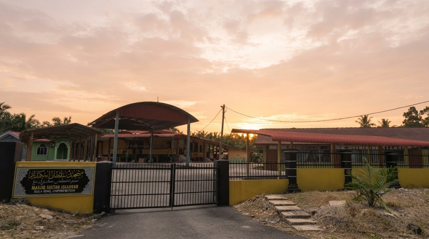MASJID SULTAN ISKANDAR KG. BENTING, KUALA KENAS in Perak