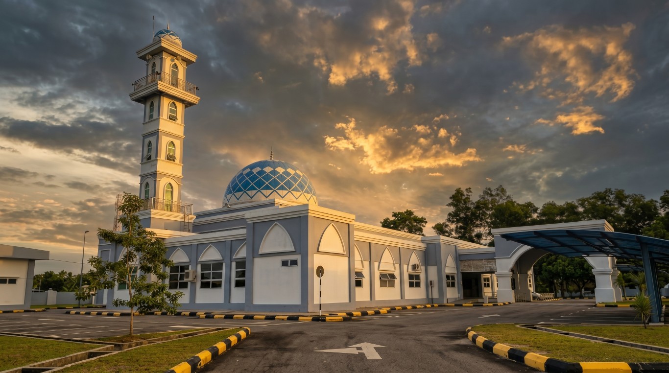 MASJID SULTAN MUHAMMAD V in Labuan