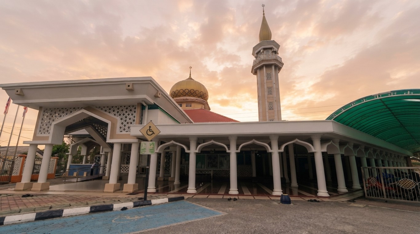 MASJID TELUK MENEGUN in Selangor