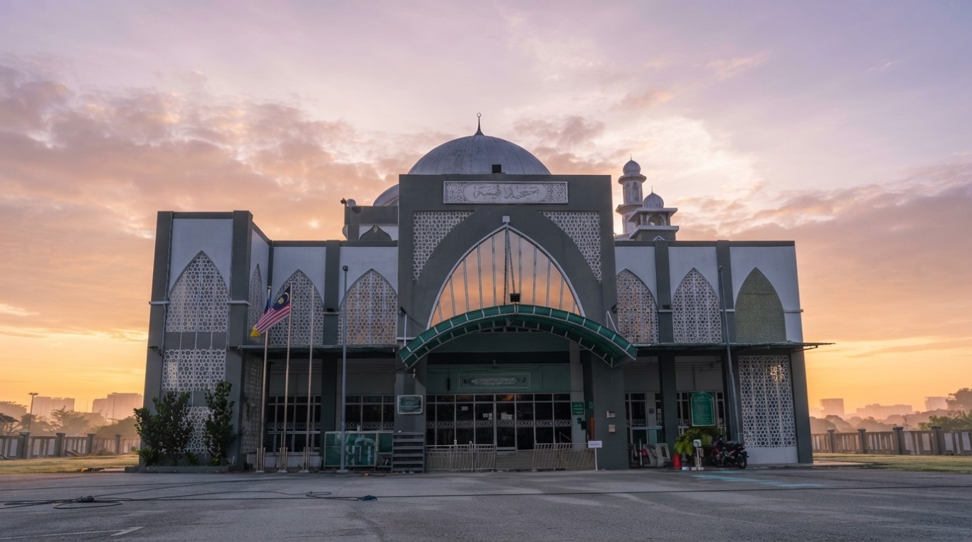 MASJID TIMAH, KAMPONG BELAH DUA in Pulau Pinang