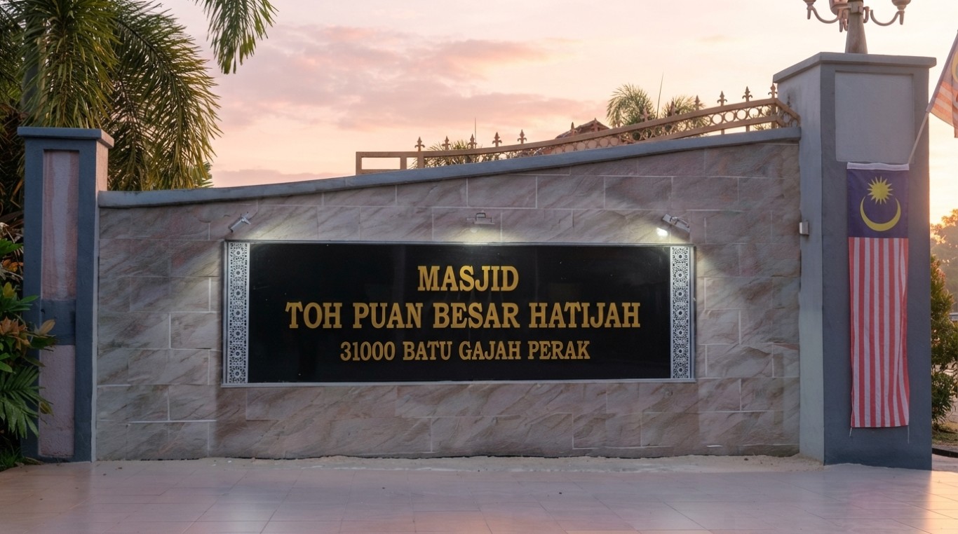 MASJID TOH PUAN BESAR HATIJAH in Perak