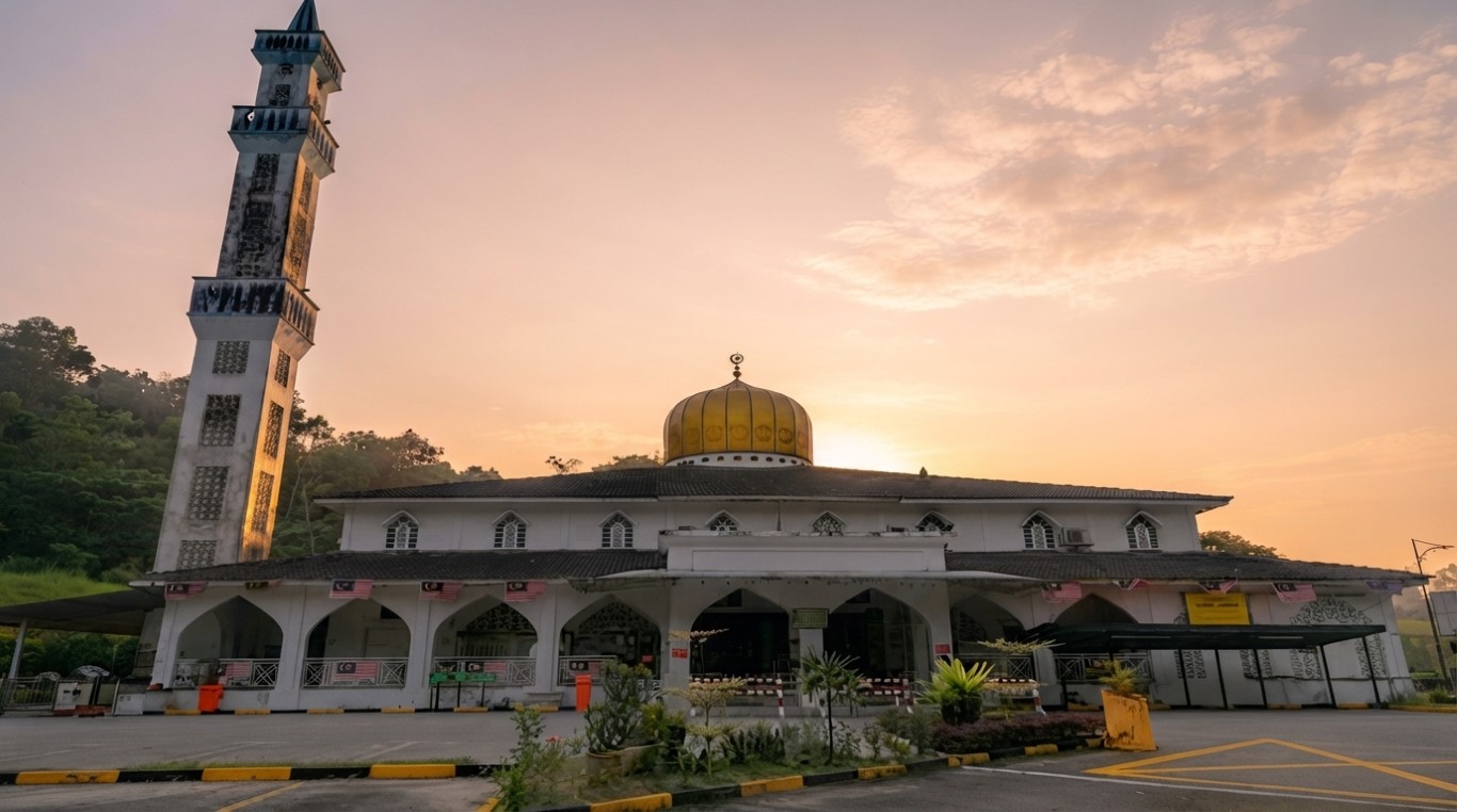 MASJID AL - FIRDAUS BANDAR BARU SELAYANG in Selangor