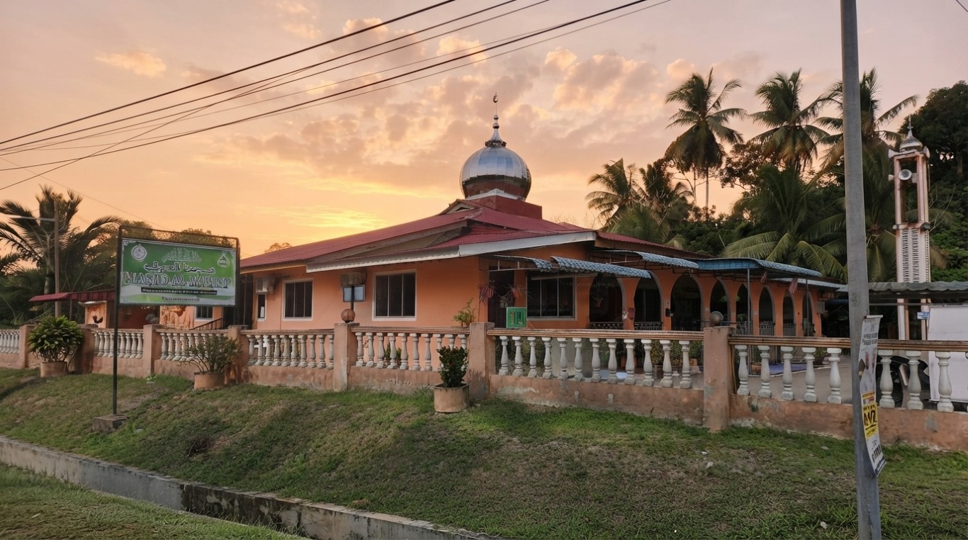 MASJID AL - MAARIF, KG LEMPOR in Perak