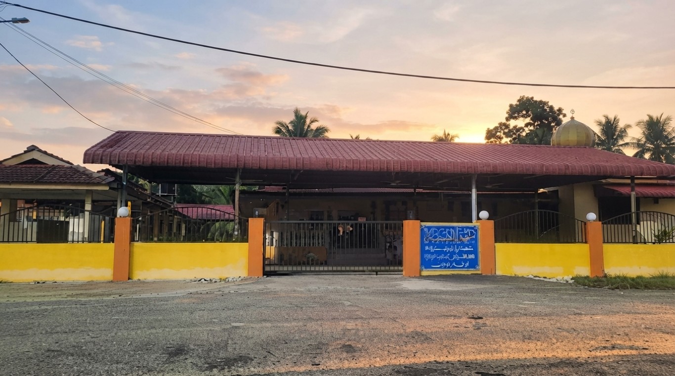 MASJID AL - MUTHMAINNAH PERLOP 1 in Perak