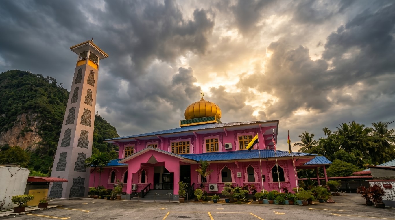 MASJID AL HADRI gallery image in Perak