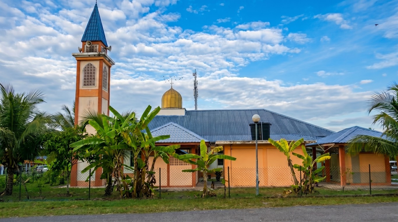 MASJID AL- MUTTAQIN in Pahang