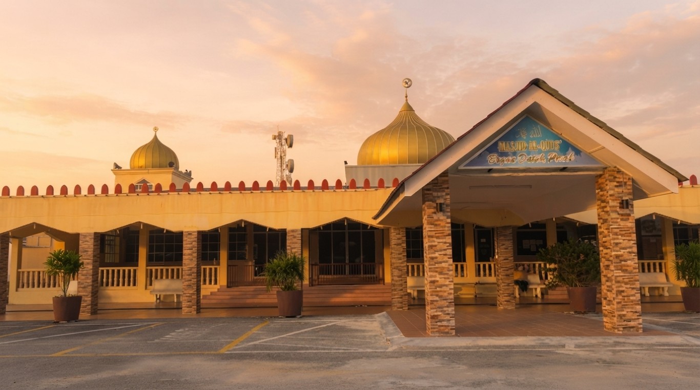 MASJID AL -QURO PEKAN BAGAN DATOH in Perak
