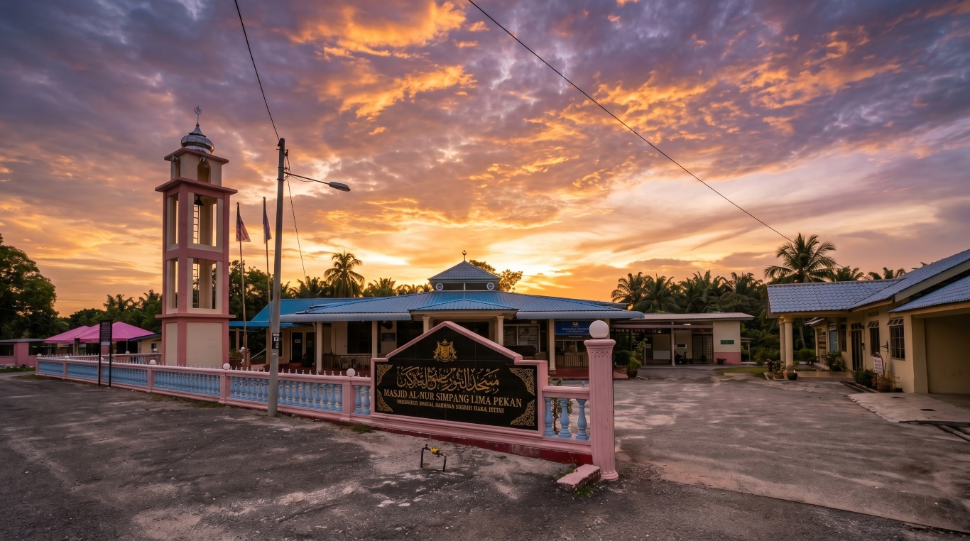 MASJID AN-NUR SIMPANG LIMA PEKAN in Johor