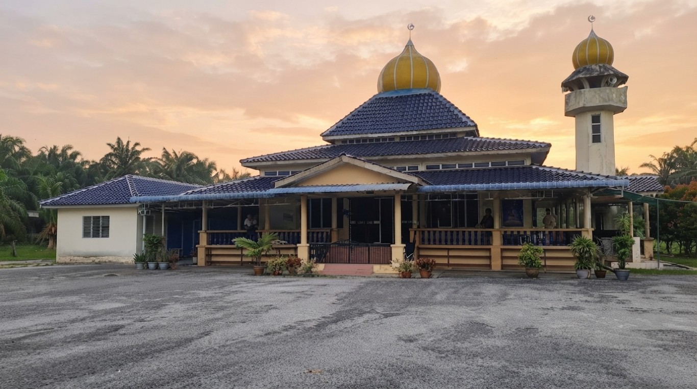 MASJID DARUL TAHSIS, PULAU CAREY in Selangor