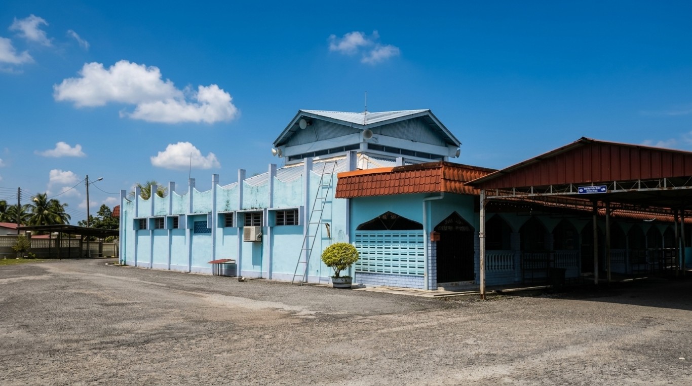 MASJID FELDA AIR TAWAR 4 gallery image in Johor