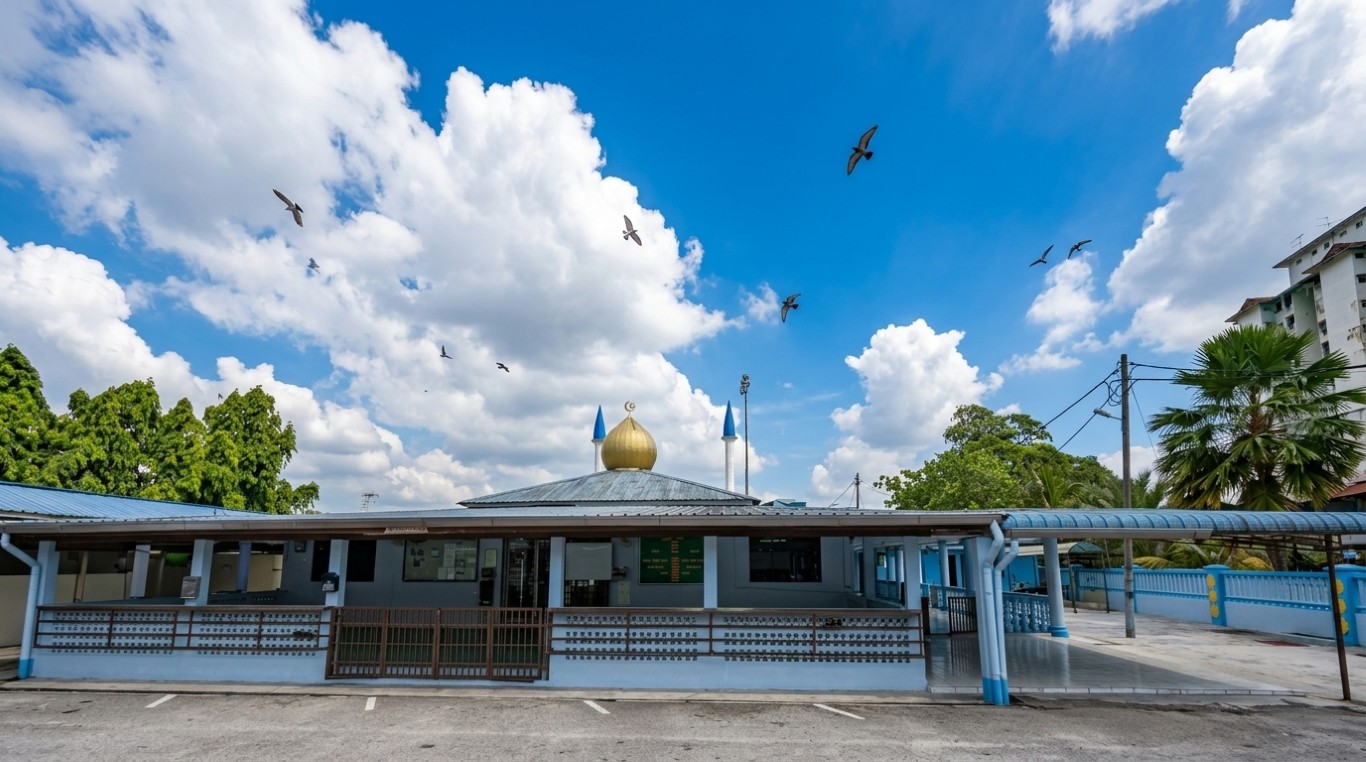 MASJID HJH MAZNAH gallery image in Johor