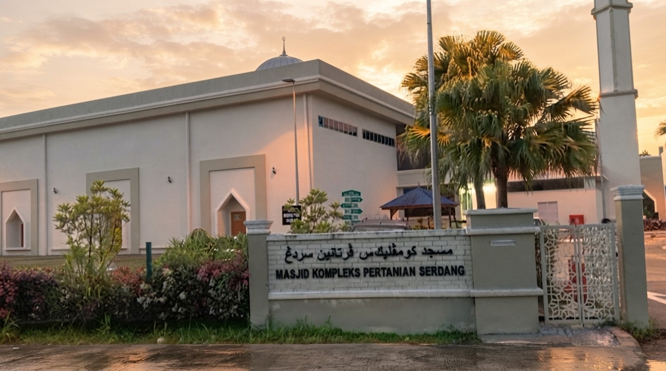 MASJID JAMEK ( LAMA ) KOMPLEKS PERTANIAN SERDANG in Selangor