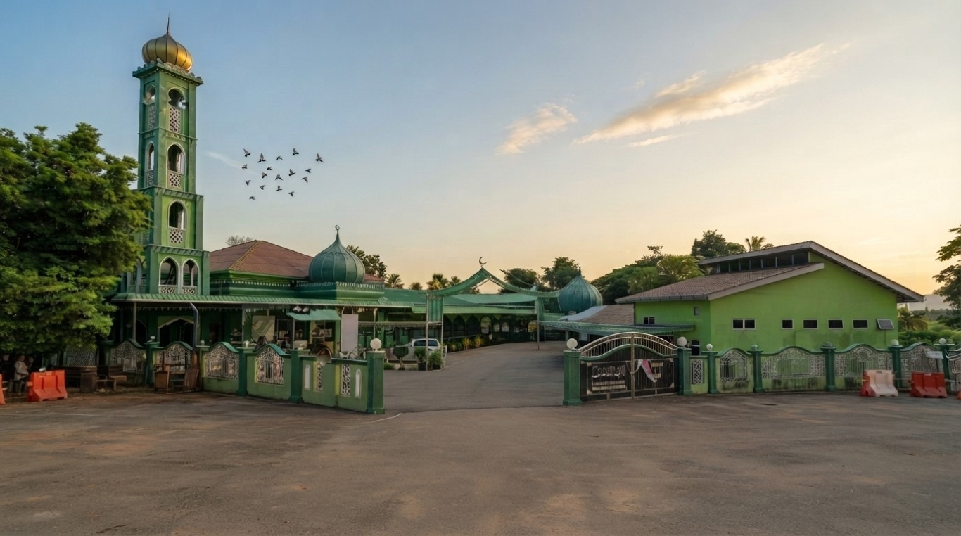 MASJID JAMEK AL-LUTFI BATU HAMPAR in Kedah