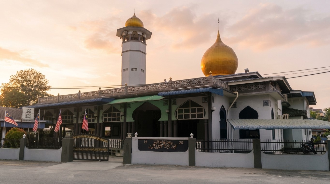 MASJID JAMEK CHEMOR in Perak