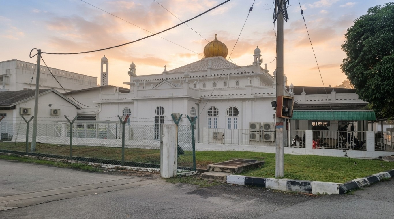 MASJID JAMEK KG. KELAWAR in Perak