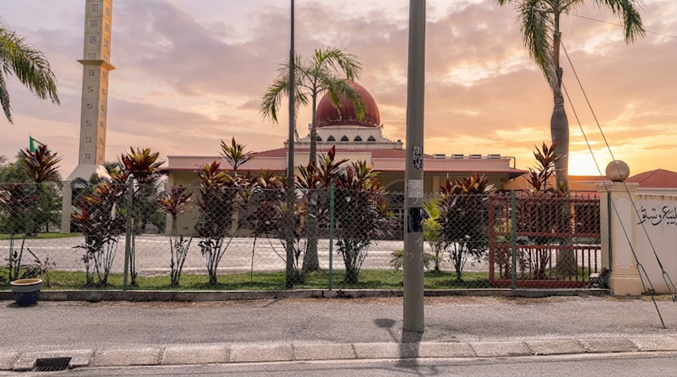 MASJID JAMEK MEDAN KLEBANG RESTU in Perak