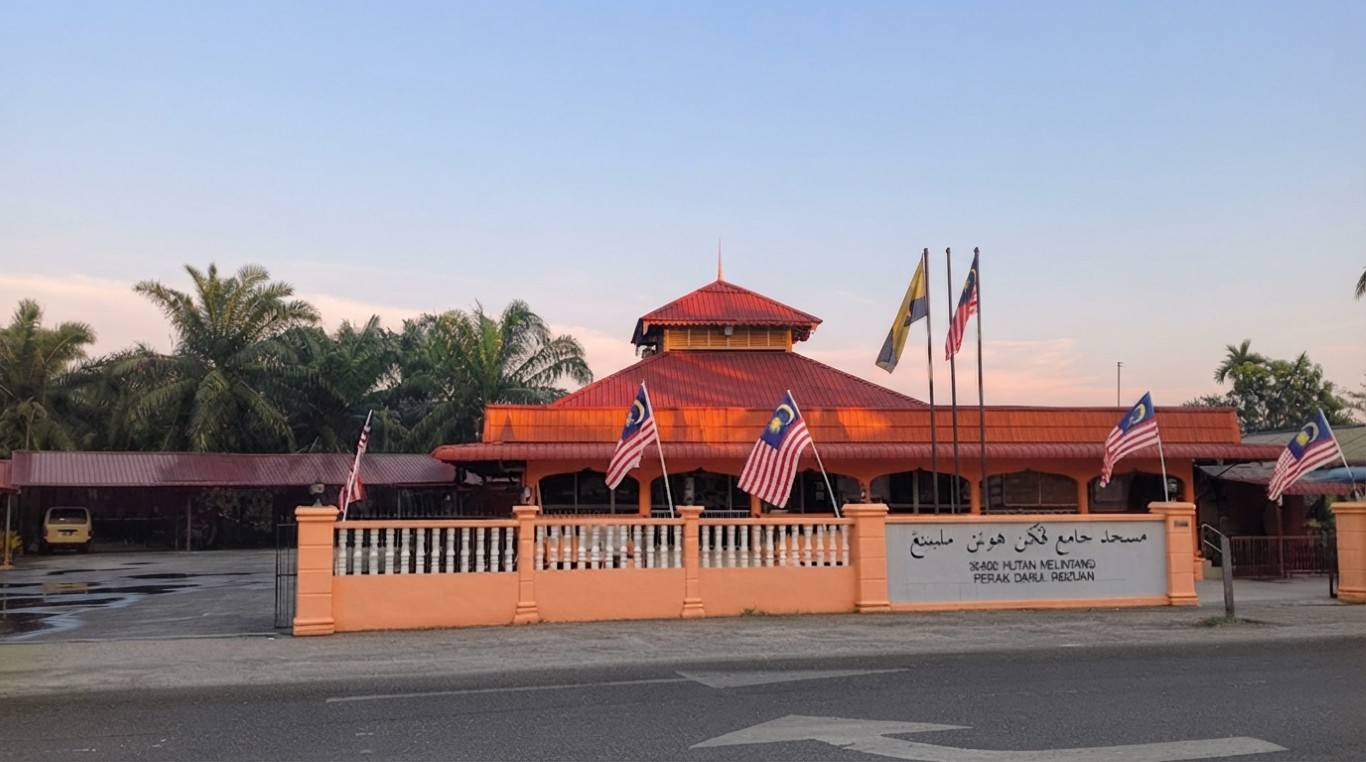 MASJID JAMEK PEKAN HUTAN MELINTANG in Perak