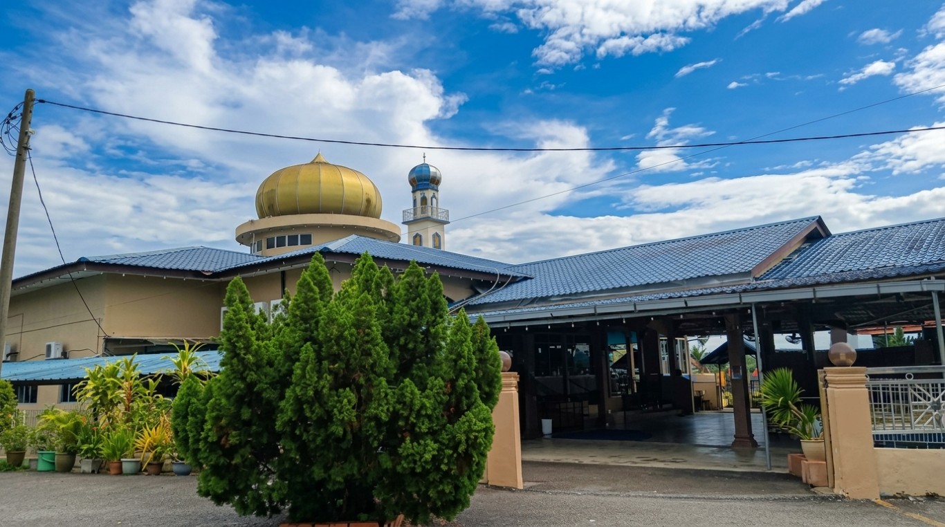 MASJID JAMEK PEKAN SIMPANG RENGGAM gallery image in Johor