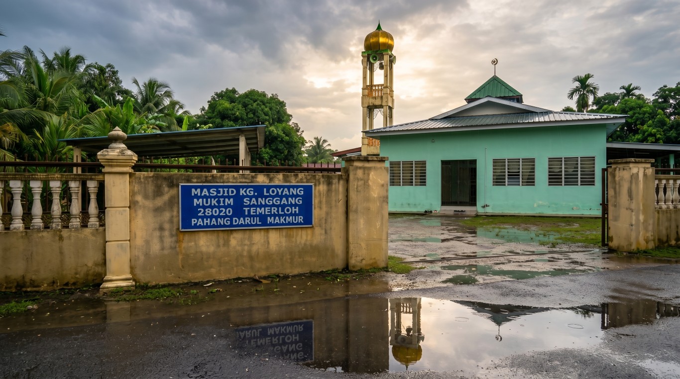 MASJID KAMPUNG PERLONG gallery image in Pahang