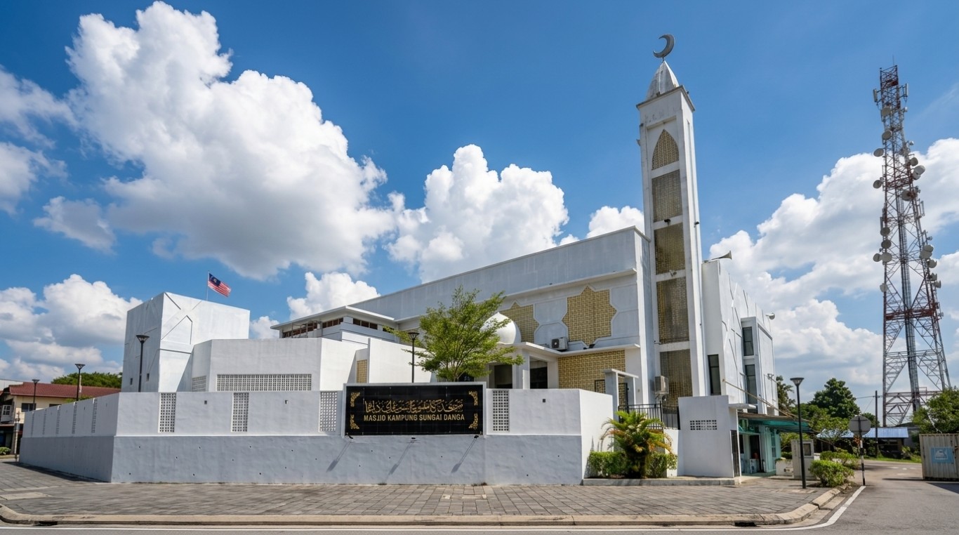 MASJID KAMPUNG SUNGAI DANGA in Johor