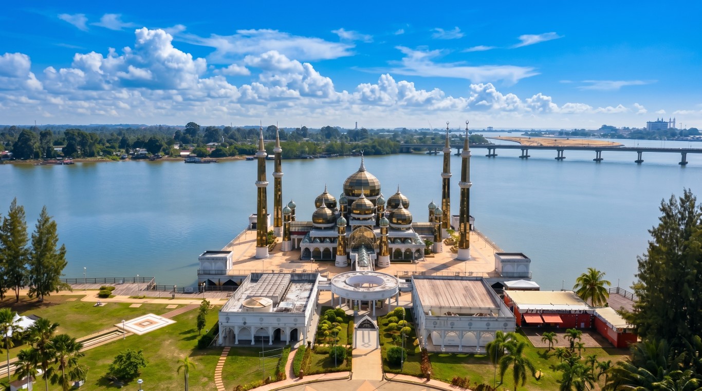 MASJID KRISTAL gallery image in Terengganu