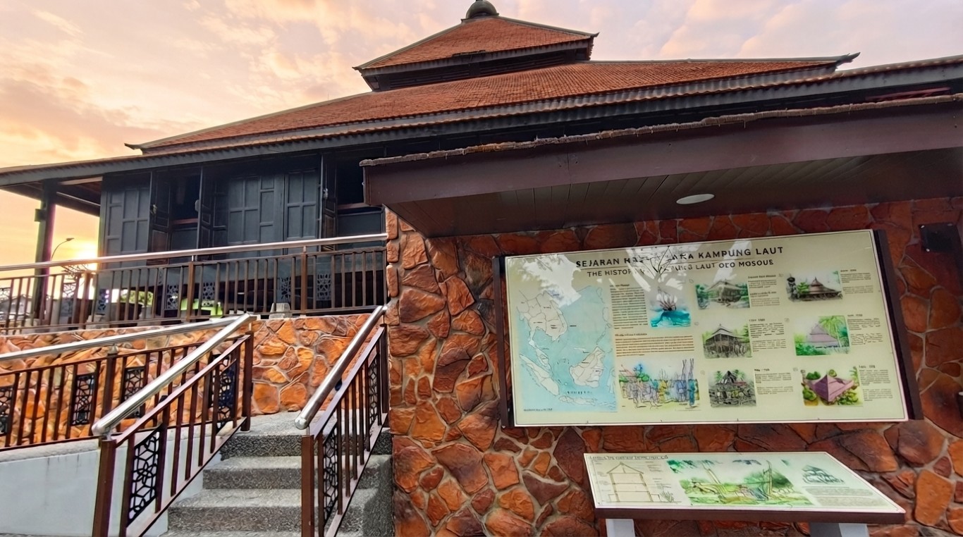 MASJID MUKIM KAMPUNG LAUT gallery image in Kelantan